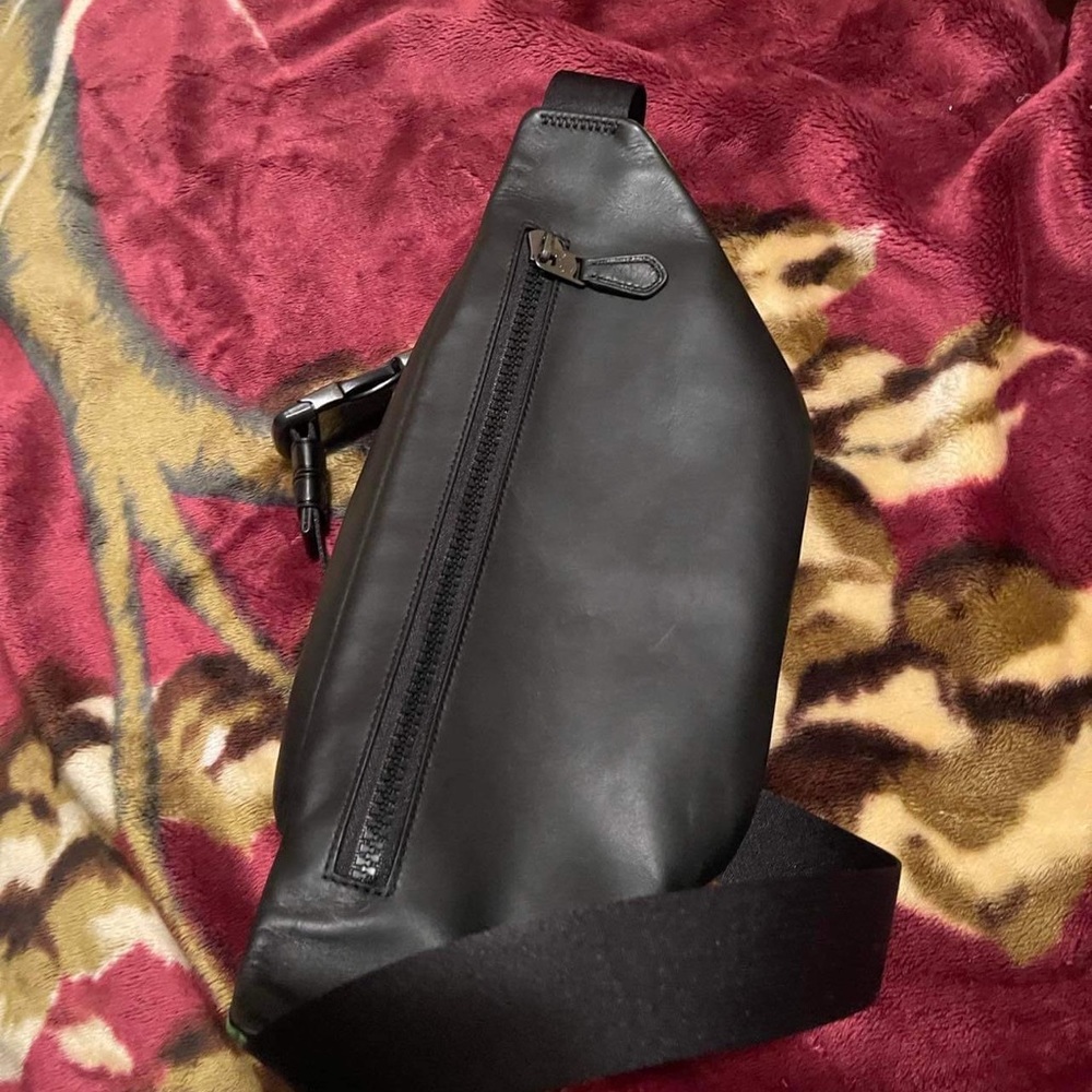 New with out tags coach mens bag